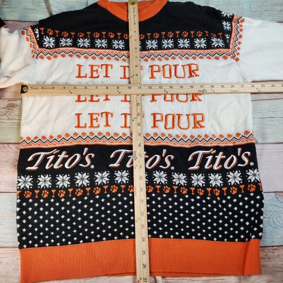 Titos Handmade Vodka Let It Pour Ugly Christmas Sweater Large - Picture 7 of 9